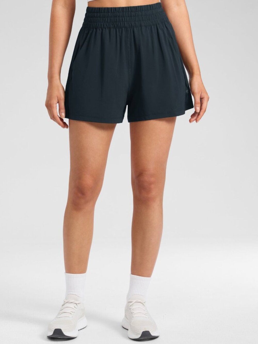 Feathery-Fit Soft Pocket Shorts Linerless 3''